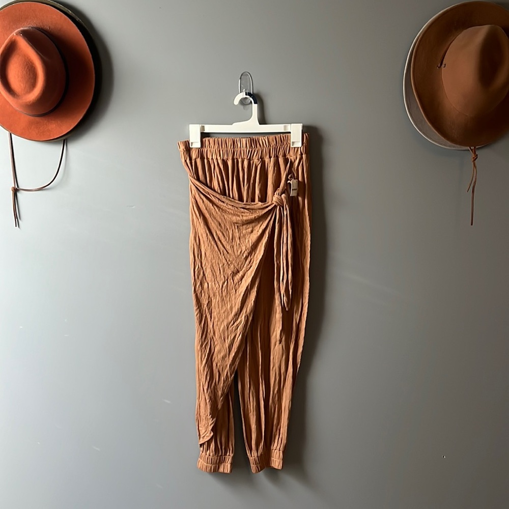 Free people front tie pants. NWT
